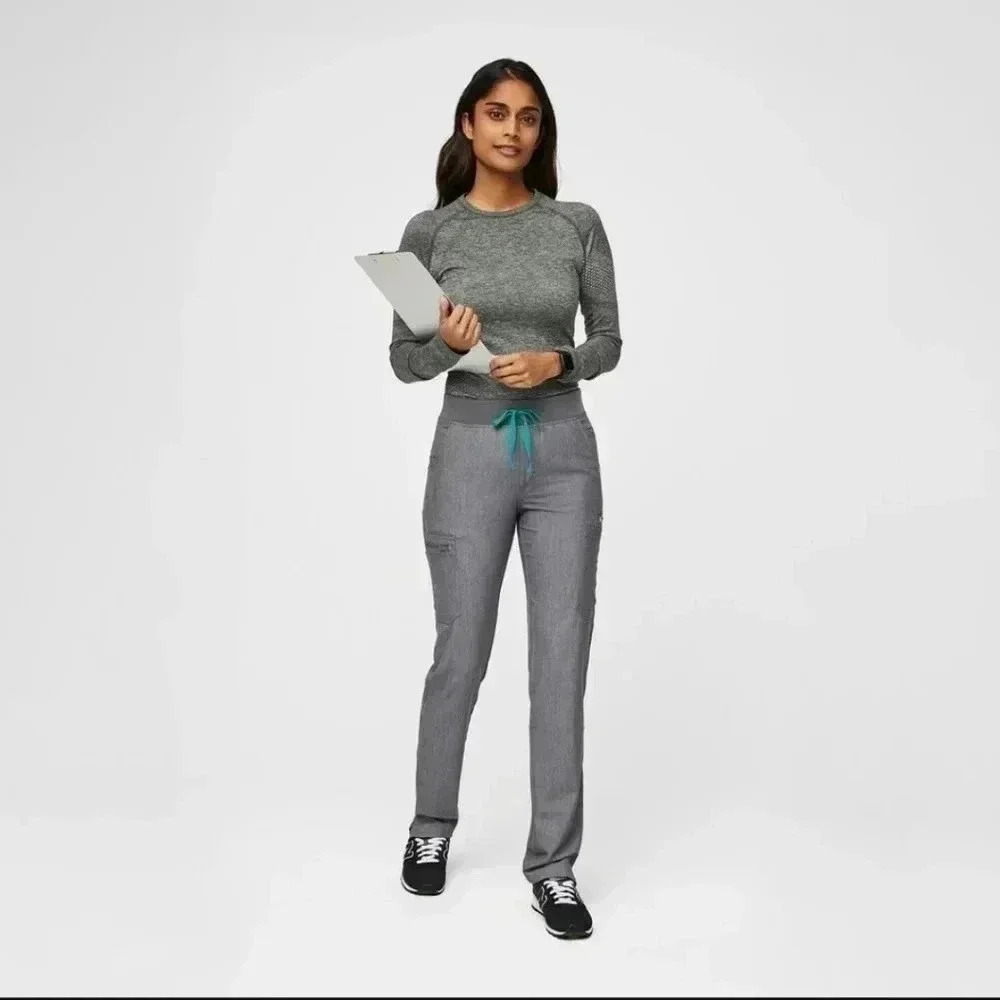Figs Scrub Set Yola™ Skinny Scrub Pants 2.0 grey And Catrina Three Pocket Top